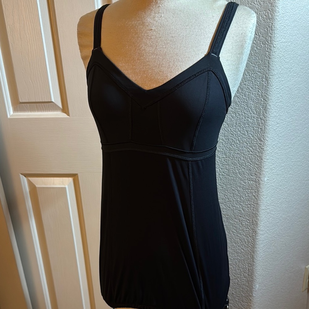 Lululemon Athletica Black Sleeveless Fitted workout top
